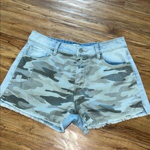 Rachel Paige Gray Camo and Blue Jean Shorts with Distressed Hem Size Medium